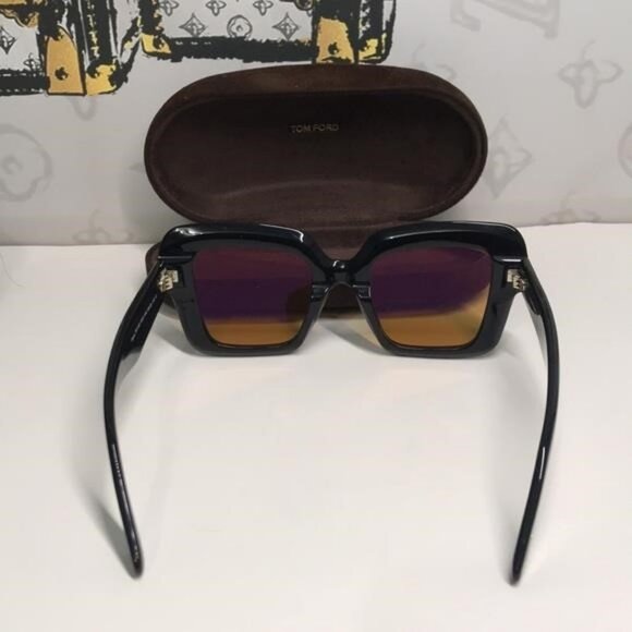 New Authentic Tom Ford TF1157 01E “Esme” Sunglasses – Shiny Black with Brown Len - Picture 10 of 12